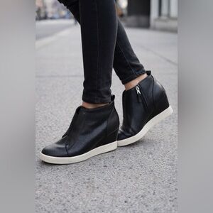 MIA Black Wedge Sneaker Booties Size 7.5